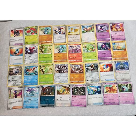 Pokemon TCG Unova Mini Tin W/ 109 Common Trading Cards & 1 Sticker & Art Card NM - Picture 8 of 9